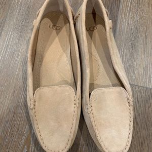 *NEW* Ugg Loafers